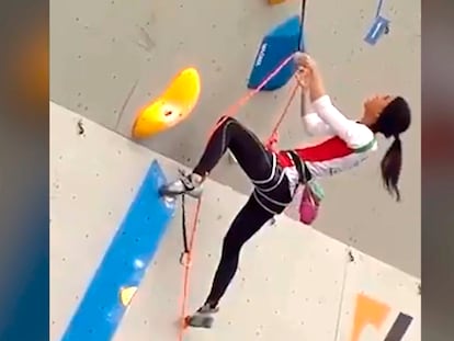 Captura de vídeo de la escaladora iraní Elnaz Rekabi, que ha competido sin hiyab en el campeonato de Asia celebrado en Seúl.