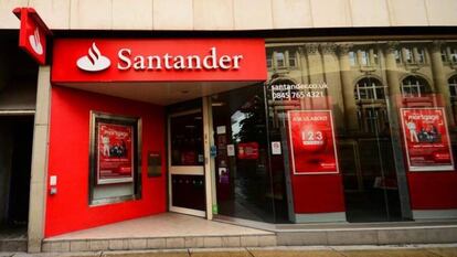 Oficina de Banco Santander, en una imagen de archivo,