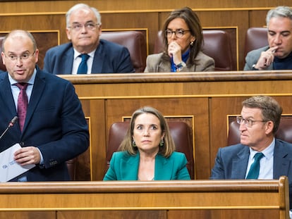 El nuevo portavoz del PP en el Congreso, Miguel Tellado, este miércoles en su primera sesión de control, junto a Cuca Gamarra y Alberto Núñez Feijóo.