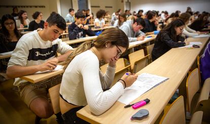 Exámenes de selectividad en la UPV de San Sebastián, el 8 de junio.