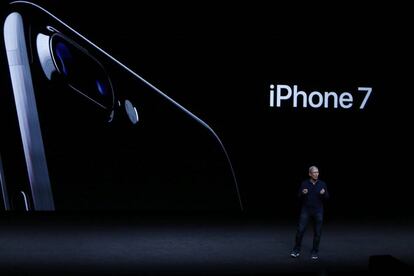 O presidente de Apple, Tim Cook, durante a apresentação do novo iPhone 7.