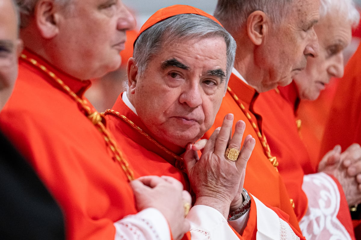 El Tribunal de Apelación del Vaticano ordena repetir parte del juicio al cardenal Angelo Becciu, condenado por malversación