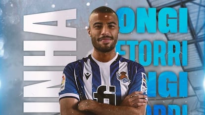 Rafinha posa con la camiseta de la Real Sociedad, en una imagen del club.