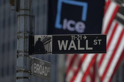 A general view of the New York Stock Exchange (NYSE) on Wall Street in New York City on May 12, 2023. Wall Street stocks edged higher early Friday, extending a period of directionless trading as markets weigh uncertainty surrounding the lifting of the US debt ceiling. (Photo by ANGELA WEISS / AFP)