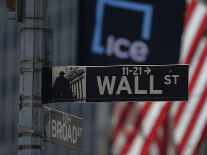 A general view of the New York Stock Exchange (NYSE) on Wall Street in New York City on May 12, 2023. Wall Street stocks edged higher early Friday, extending a period of directionless trading as markets weigh uncertainty surrounding the lifting of the US debt ceiling. (Photo by ANGELA WEISS / AFP)