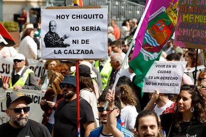 Vista de la manifestación por la vivienda en el centro de Málaga este sábado.