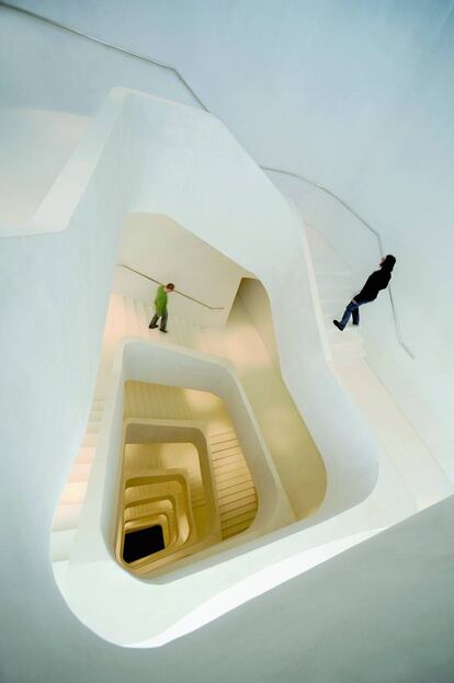 Interior del edificio que alberga el centor cultural CaixaForum.