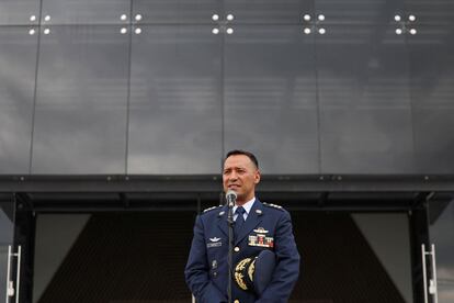 El general de la Fuerza Aérea Pedro Sánchez durante una rueda de prensa en Bogotá, este jueves.