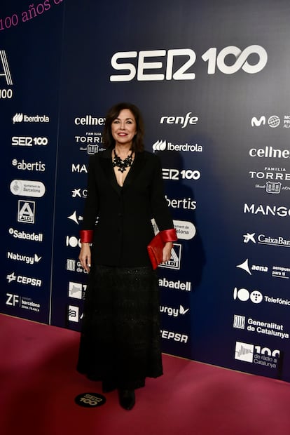 La periodista Isabel Gemio posa durante el 'photocall' de la gala de la Cadena SER.