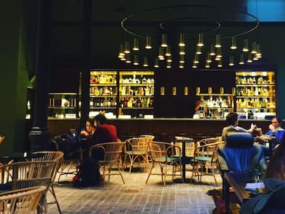 Interior del bar Libertine, en el hotel Casa Bonay de Barcelona.