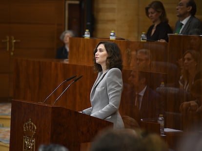 La presidenta de la Comunidad de Madrid, Isabel Díaz Ayuso, interviene durante el pleno de su investidura, en la Asamblea de Madrid, a 21 de junio de 2023, en Madrid (España).