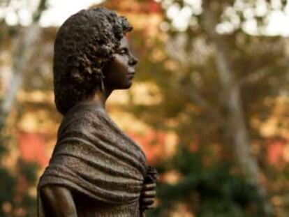 Monumento a la Duquesa en los Jardines de Cristina, en Sevilla.