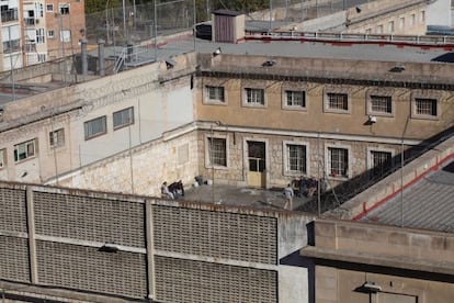 Los últimos reclusos, en el patio de la prisión de Tarragona.