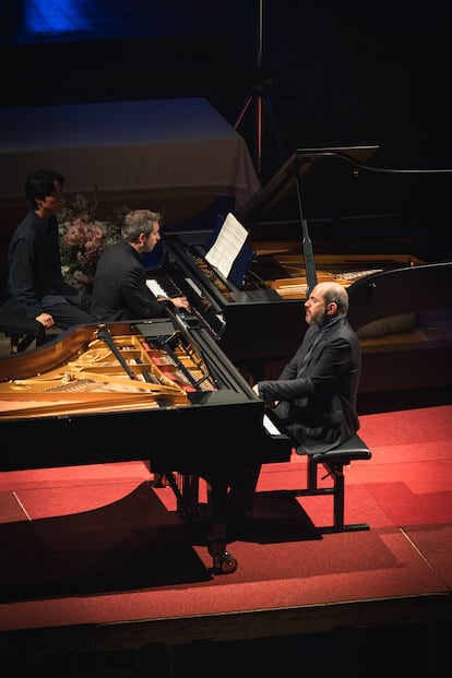 Los pianista Bertrand Chamayou y Kirill Gerstein durante la interpretación de ‘La valse’ de Ravel, el pasado 1 de septiembre en Urrugne.
