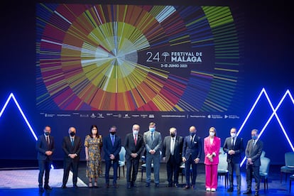 A la derecha, el director del Festival de Málaga, Juan Antonio Vigar, junto al alcalde de la ciudad y otras autoridades en la presentación de la nueva edición del festival.