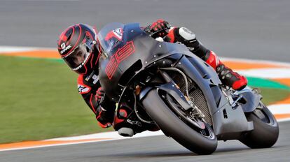Jorge Lorenzo, en sus primeras vueltas con la Honda en Cheste.