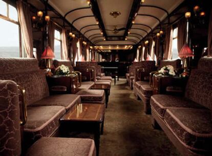 Piano bar del lujoso tren Venice-Simplon Orient - Express