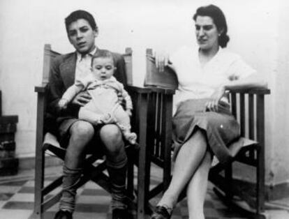 Che Guevara e sua mãe com o irmão mais novo Juan