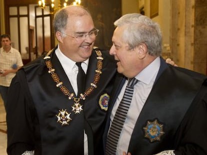Fernando de Rosa, a la izquierda, el d&iacute;a que fue nombrado presidente de la Audiencia de Valencia.