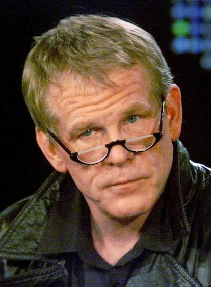 Brawley Nolte, hijo del actor Nick Nolte, ha sido arrestado bajo sospecha de conducir drogado. El suceso ocurrió el martes en la autopista de la costa del Pacífico, después de que el vehículo de Nolte chocara contra otro. El joven dio positivo en las pruebas que se le hicieron y posteriormente fue puesto en libertad tras abonar una fianza de 5.000 dólares (unos 3.386 euros). El chico, de 23 años, interpretó el papel del hijo del matrimonio formado por Mel Gibson y Rene Russo en la película <i>Rescate</i> (1996). Su padre, Nick, fue condenado en 2002 a tres años de libertad condicional y a 90 días de terapia por conducir bajo el efecto de las drogas.