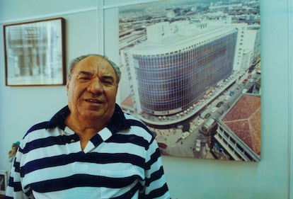 Brasil, São Paulo, SP. 19/02/1996. O empresário polonês naturalizado brasileiro  Samuel Klein, fundador da rede de lojas de departamento Casas Bahia, posa para fotos em seu escritório.Pasta: 54.440 - Crédito:CLÓVIS CRANCHI SOBRINHO/ESTADÃO CONTEÚDO/AE/Código imagem:176197