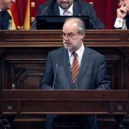 El consejero Antoni Castells, ayer en el debate presupuestario.