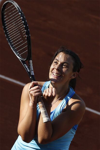 Bartoli celebra su victoria sobre Kuznetsova.