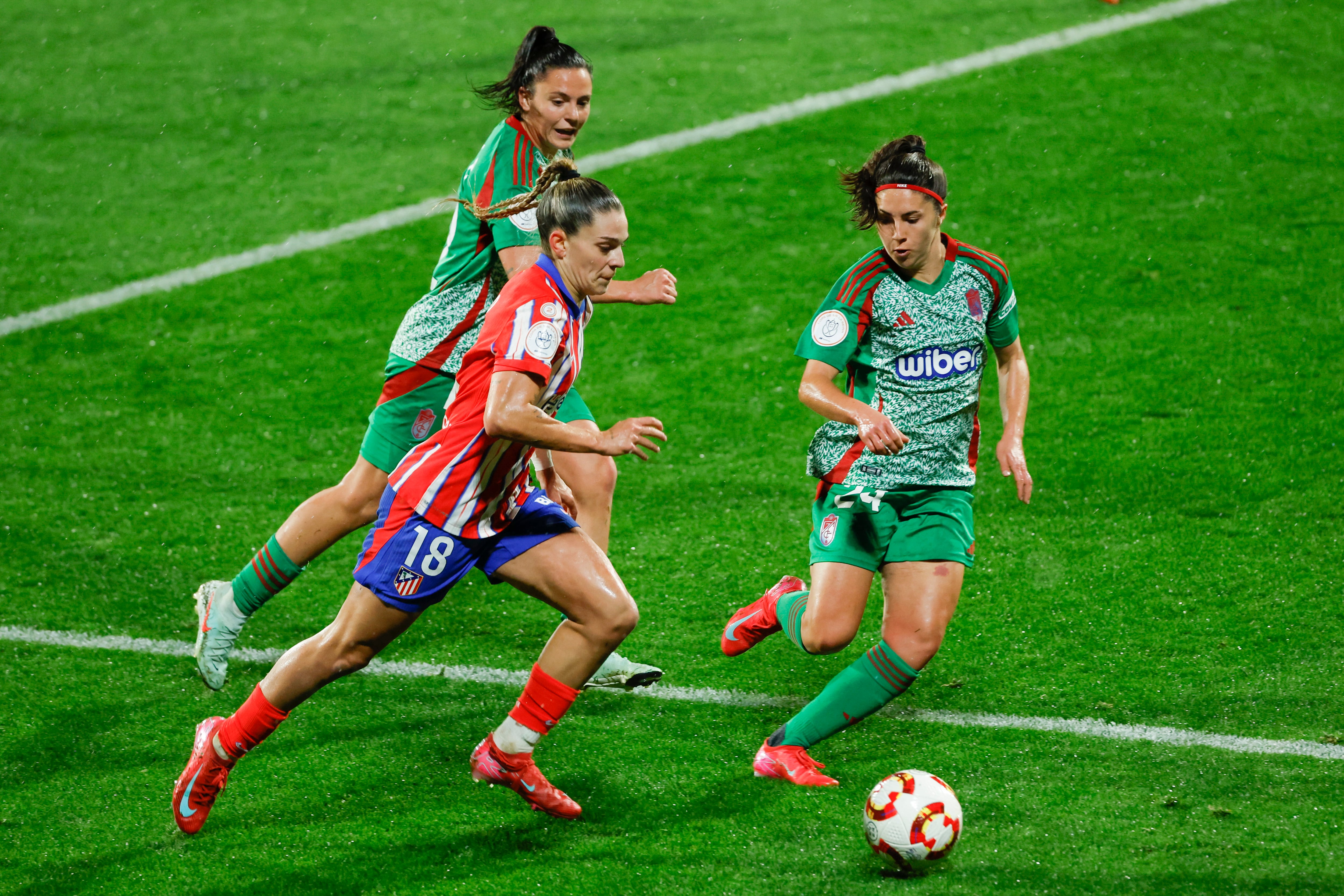 El Atlético golpea al Granada y certifica su pase a la final de la Copa de la Reina