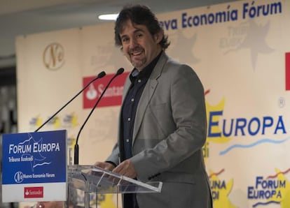 El secretario general de Eusko Alkartasuna (EA), Pello Urizar, durante su intervención en un desayuno informativo organizado en Bilbao.