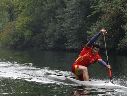 David Cal se entrena en el río Lérez, en Pontevedra.