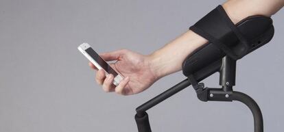 Kmina, la muleta ergonómica que reparte el peso en el antebrazo y evita el dolor de muñecas, manos y hombros.
