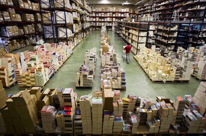 Armazém de Machado Sistribuidora em Boadilla, Madri, onde se armazenam entre cienco e seis milhões de livros.
