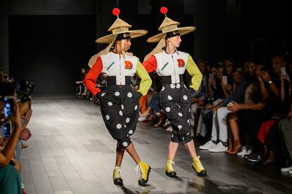 La pasarela se convirtió en una ‘performance’ multicultural.