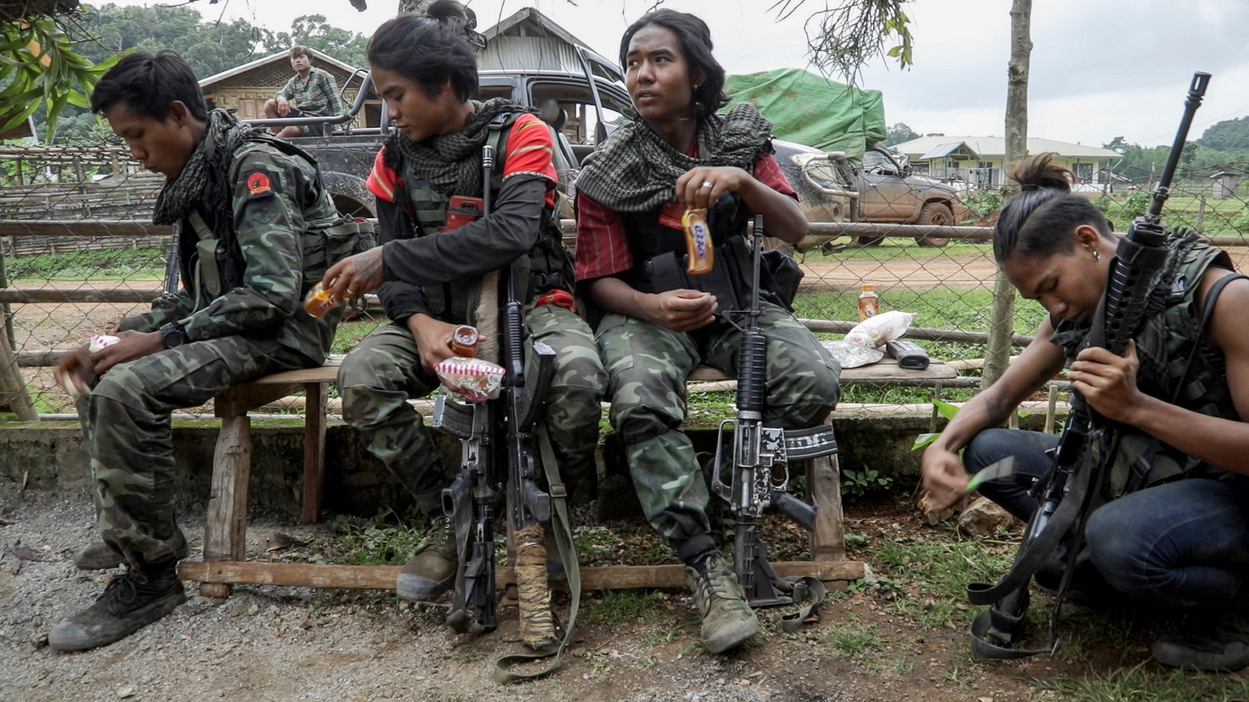 Los combatientes de la generación Z de Myanmar: una estrategia de guerrilla contra la dictadura militar