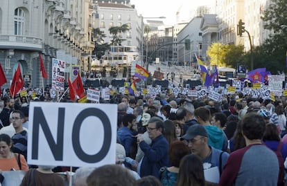 Manifestantes en la plaza de Neptuno.