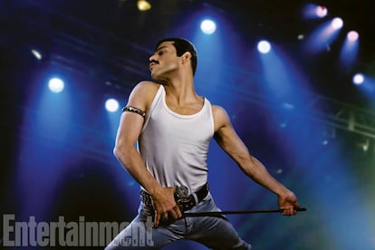 Rami Malek como Freddie Mercury en el Live Aid de 1985.