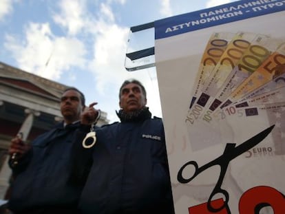Una protesta de policías contra los recortos, en febrero de 2012.