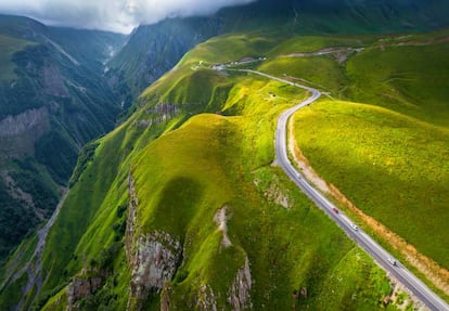 Un tramo de la Carretera Militar Georgiana, en la región de Mtsjeta-Mtianeti (Georgia).