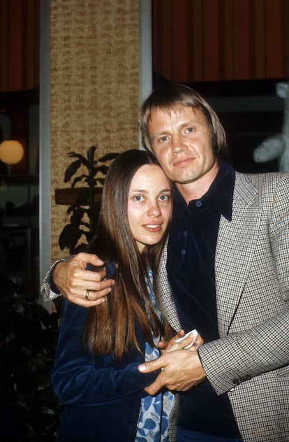 Jon Voight y su entonces esposa Marcheline Bertrand en 1977.