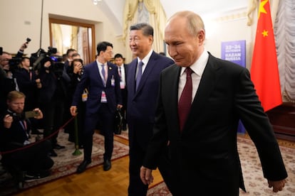 Russian President Vladimir Putin, right, and Chinese President Xi Jinping in Kazan on Tuesday.