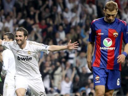 Higua&iacute;n celebra el primer gol del Madrid.