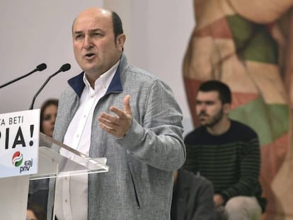 El presidente del PNV, Andoni Ortuzar en un acto del partido.