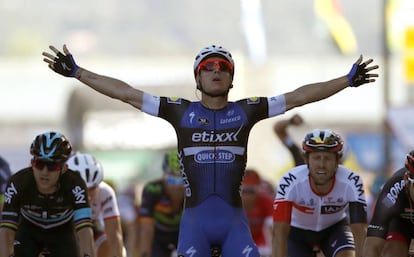 Gianni Meersman, celebra su victoria al llegar a la meta de la 2ª etapa.