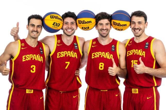 De izquierda a derecha, Guim Expósito, Diego de Blas, Carlos Martínez e Iván Aurrecoechea.