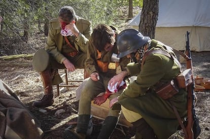 Heridos republicanos en la batalla del Ebro, en la reconstrucción en los vídeos del museo del Molar.