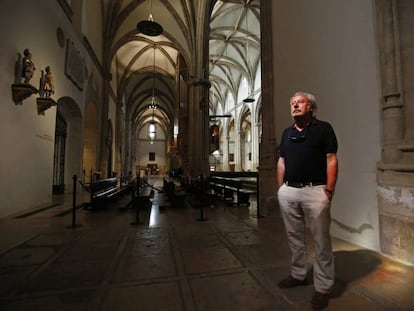 Julio Llamazares, este martes en la catedral magistral de Alcalá de Henares.