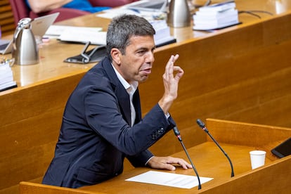 El presidente de la Generalitat Valenciana, Carlos Mazón, este jueves durante el pleno de Les Corts.
