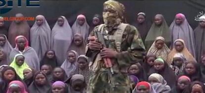 Um soldado do Boko Haram em vídeo divulgado em agosto passado.