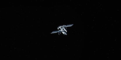 ISS volando en el espacio