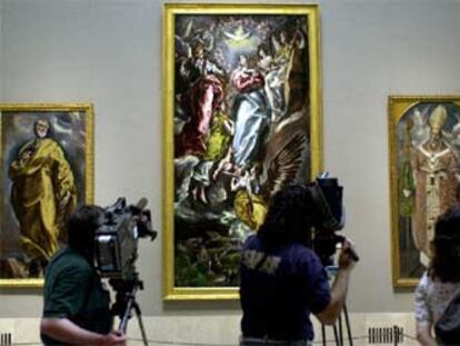 Las pinturas de El Greco para la capilla Oballe, de Toledo, con la Inmaculada en el centro, expuestas en el Prado.